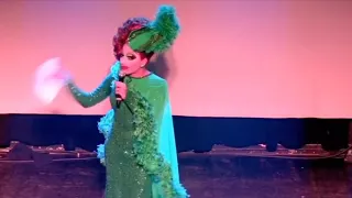 Bianca Del Rio reading people to filth 😂