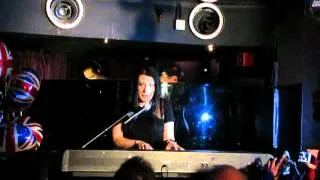 ESCKAZ live in London: Kaliopi (Macedonia) - Samo Ti and Black & White