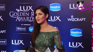 Katrina Kaif Walks The Red Carpet Of Lux Golden Rose Awards 2016