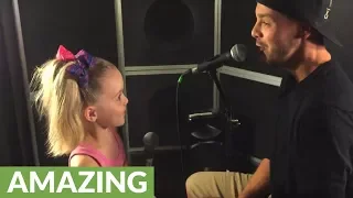 Daddy & daughter perform heart-melting duet