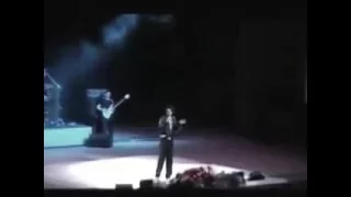 Киркоров пытается   стебаться над Лепсом на концерте в Сочи