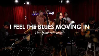 Sierra Hull - "I Feel The Blues Moving In" (Del McCoury Band Cover)