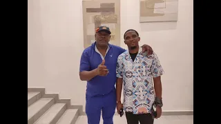 Longue Longue, chante pour soutenir samuel Eto'o comme seul patron du football camerounais.