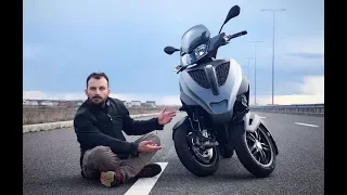 2018 Piaggio MP3 Yourban Review. Insane Scooter with Car License