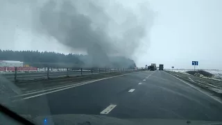 В Смоленской области на трассе М1 загорелась машина