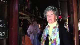 The Conjuring (2013) The Real Lorraine Warren [HD]