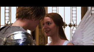 Il BACIO alla festa tra Romeo (Leonardo DiCaprio) e Giulietta (Claire Danes)