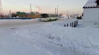 Автобус ЛиАЗ-5256.35 следует по Киевской улице