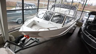 Hewes Craft 210 SEA RUNNER SOFT TOP Walk Around