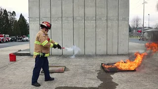 WPFR tries out the new Element Fire Extinguisher for PNW4WDA