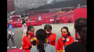 8月5日，东京奥运会乒乓球女团比赛中，中国队以 3:0 战胜日本队，夺冠，伊藤美诚赛后飙泪，伤心不甘，不愿回答媒体问话
