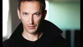 steve valentine has sexy eyes