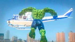 HULK TAKES DOWN HELICOPTERS! - The Incredible Hulk vs Police in GTA 4