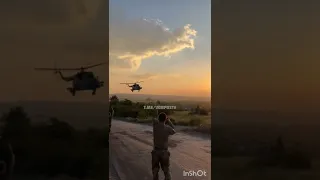 🇺🇦🔥🔥 Ukrainian Mi-8s Helicopter Flying at low altitude - Donbass