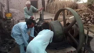 Desi old black Engine amazing Technology working with atta chakki_ruston hornsby_Pak India