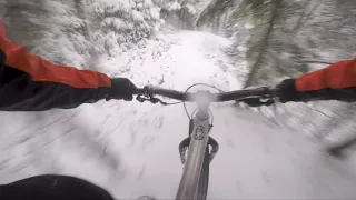 Shredding a fatbike on downhill trails in Saguenay!