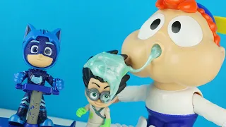 PLAY DOH Sakız Sever Charlie Romeo'ya Şaka Yapıyor Pijamaskeliler Türkçe Oyuncaklar