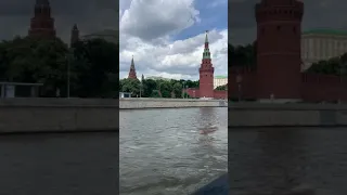 Москва с палубы прогулочного катера