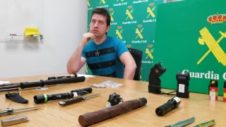 Armas prohibidas EN ESPAÑA Espadasymás y Guardia Civil | ley de armas