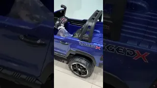 carro a batería Toyota Hilux licenciado Azul