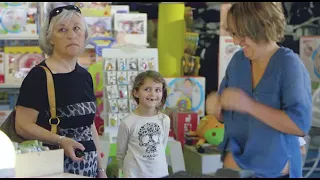 le magasin d'enfants  François l'embrouille ( Damiens )