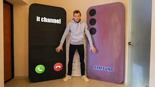 Giant Samsung Galaxy S23 Cardboard Incoming Call