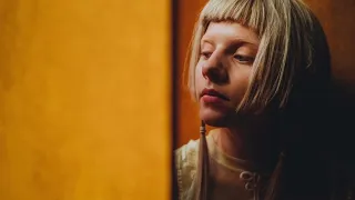 AURORA - Daydreamer (Acoustic / Live)