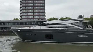 Princess Yachts V72 (2012)