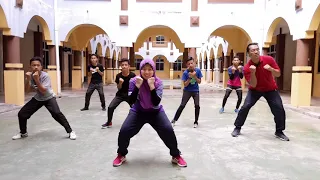 Kung Fu Fighting - Kids Dance