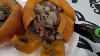 Тыква внутри фарш и овощи очень вкусно 😋#готовка