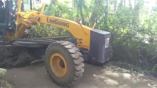 Motor grader clearing.. clg 4165