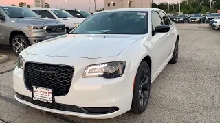 2020 Chrysler 300 Touring Review