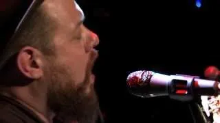 Nathaniel Rateliff - "Don't Get Too Close" (eTown webisode #551)