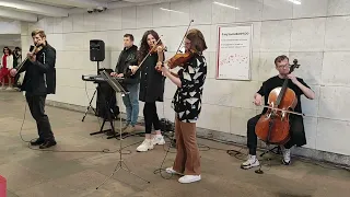 Гениальное рядом! ,,Времена года,, Вивальди в Московском метро