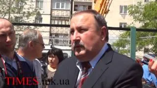 Николай Романчук на месте взрыва жилого дома