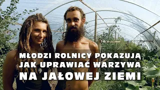 Młodzi rolnicy pokazują jak uprawiać warzywa na jałowej ziemi