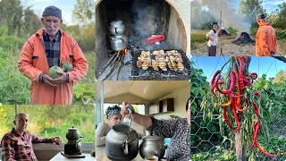 Bahçede öğlen yemeği mangal bahçe temizliği