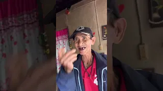 kahit umuulan tuloy Parin ang pagpasan ng isang sakong rambutan si tatay ng Canlaon City Negros