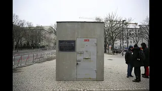 Nachgebaute Nawalny-Gefängniszelle vor russischer Botschaft in Berlin | AFP