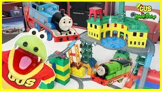 THOMAS & FRIENDS SUPER STATION Playset! BIGGEST Thomas Toy Trainset