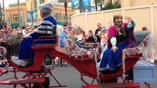 Frozen "Anna & Elsa" Royal Welcome Parade