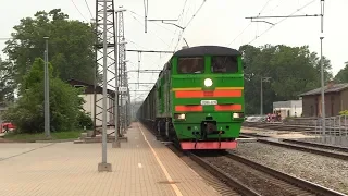 Тепловоз 2ТЭ10У-0215 на ст. Лиелварде / 2TE10U-0215 at Lielvarde station