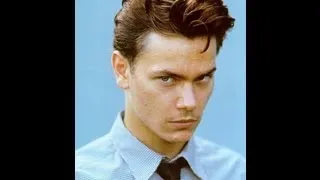 RIP Dead Legends: River Phoenix