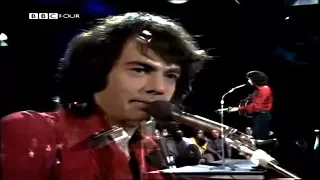 Neil Diamond Talks About His Classic First Hit "Solitary Man" Then Plays It