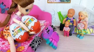 KINDER+KINDER-! HOW MY MOTHER TRICKED KATYA AND MAX) Funny family cartoons with Barbie dolls