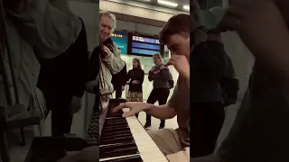 This old man asks me to play Campanella.. watch his reaction