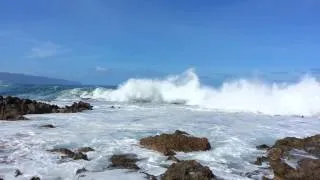 Crazy ass waves at Sharks Cove