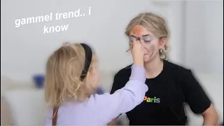 EN 4-ÅRIG LÆGGER MIN MAKEUP