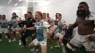 Gallagher Chiefs perform Haka for Damian McKenzie and Anton Lienert-Brown