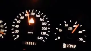 Mercedes-Benz ML 400 CDI V8 Bi-Turbo Acceleration